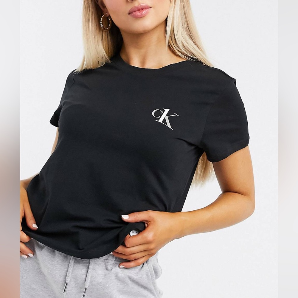 Calvin Klein cropped top